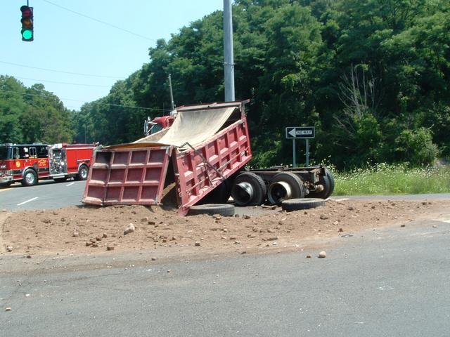 Truck Accident 684 x 172, August 2006